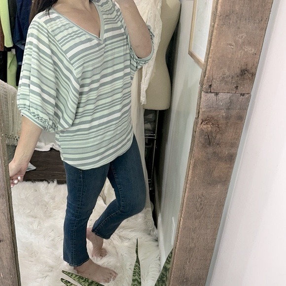 LuLaRoe Green and White Striped Dolman Sleeve Blouse size medium oversized - Picture 3 of 6